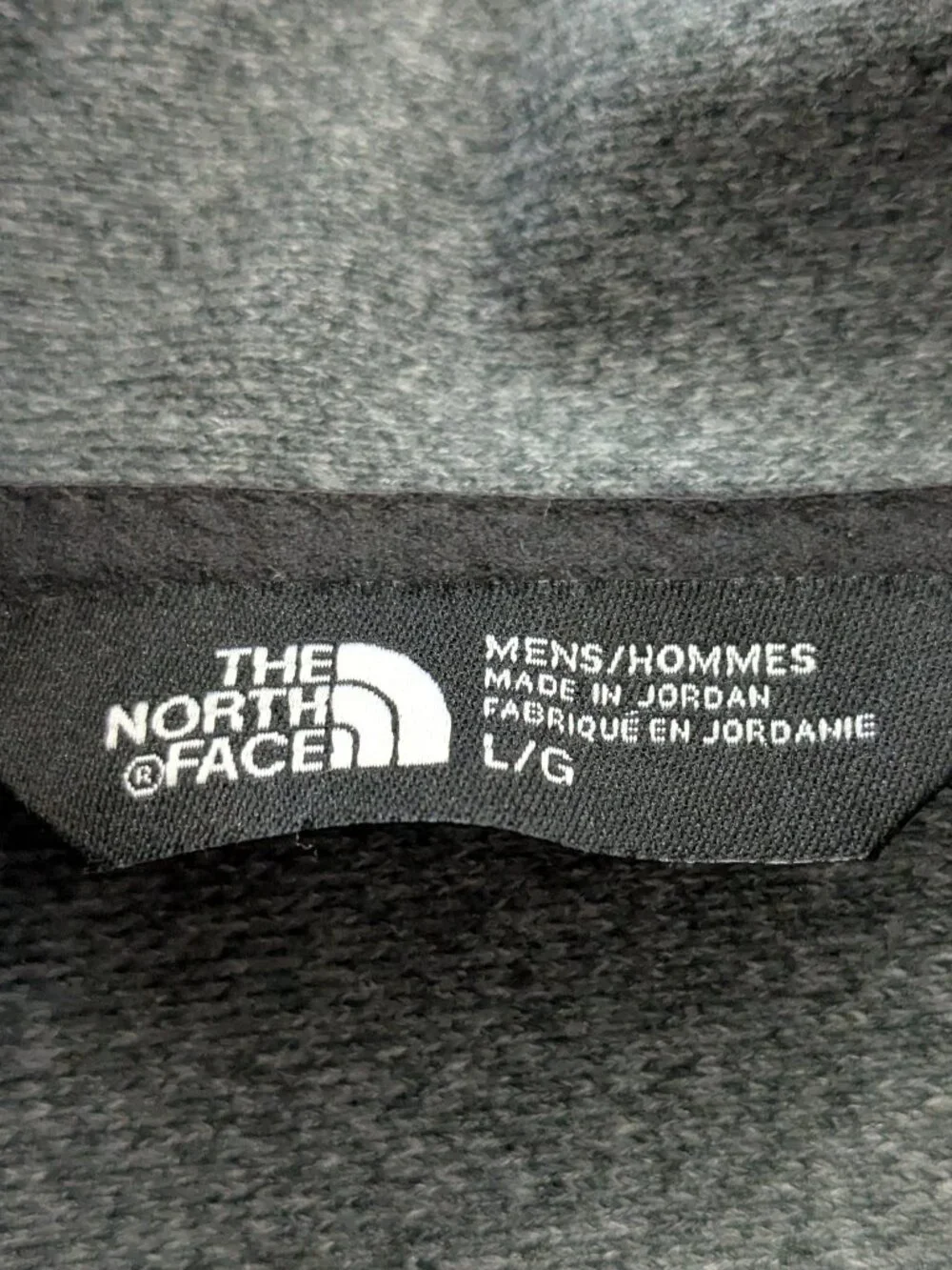 The North Face Long Sleeve 1/4 Zip Pullover Gray Men's Size  Large .